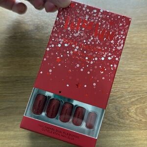 BRAND NEW Red Aspen Flirty Florella